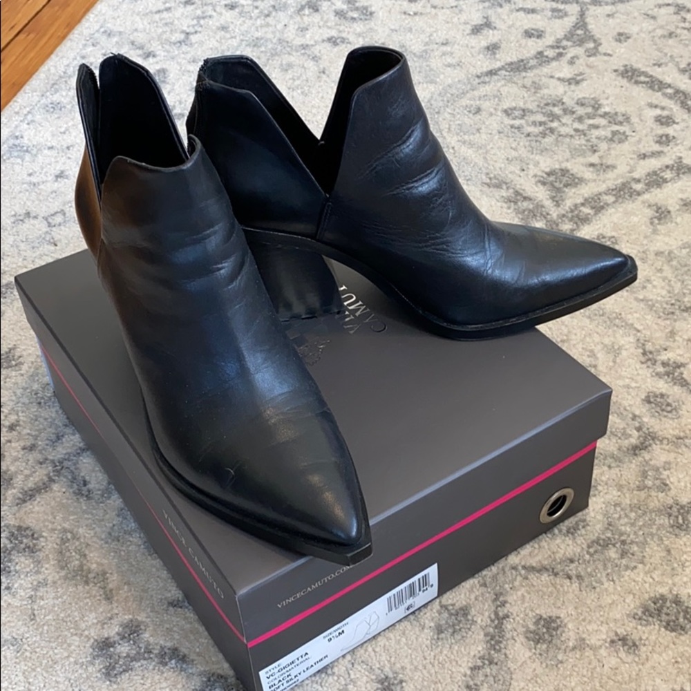 Vince Camuto ‘Gigietta’ snip-toe booties